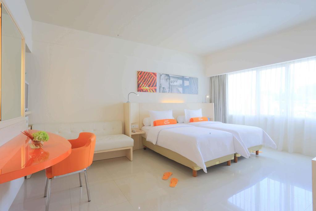แฮริส โฮเต็ล แอนด์ คอนเวนชั่น จิอุมบูเลออิต บันดุง Hotel ภายนอก รูปภาพ