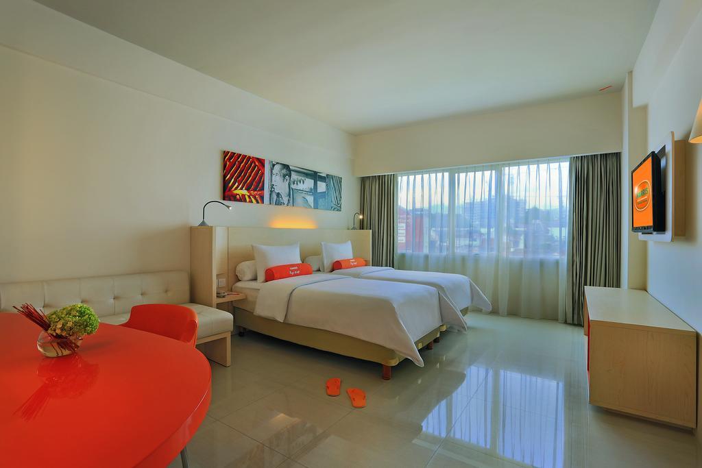 แฮริส โฮเต็ล แอนด์ คอนเวนชั่น จิอุมบูเลออิต บันดุง Hotel ภายนอก รูปภาพ