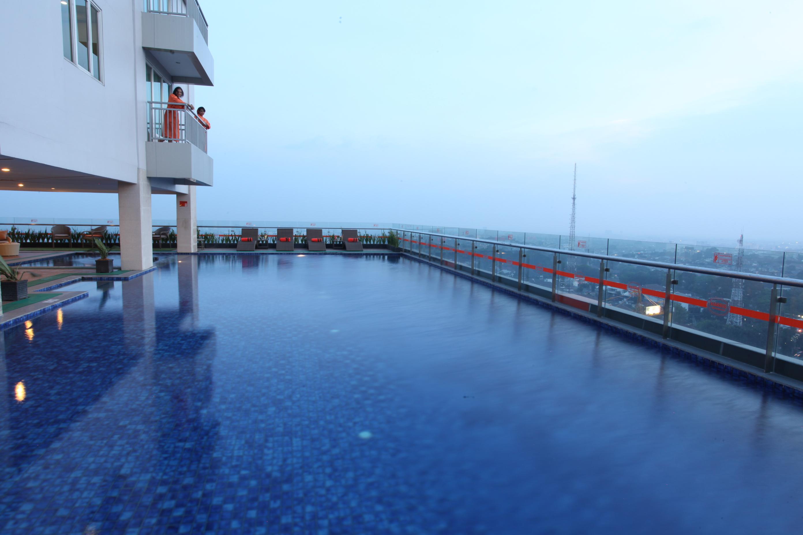 แฮริส โฮเต็ล แอนด์ คอนเวนชั่น จิอุมบูเลออิต บันดุง Hotel ภายนอก รูปภาพ
