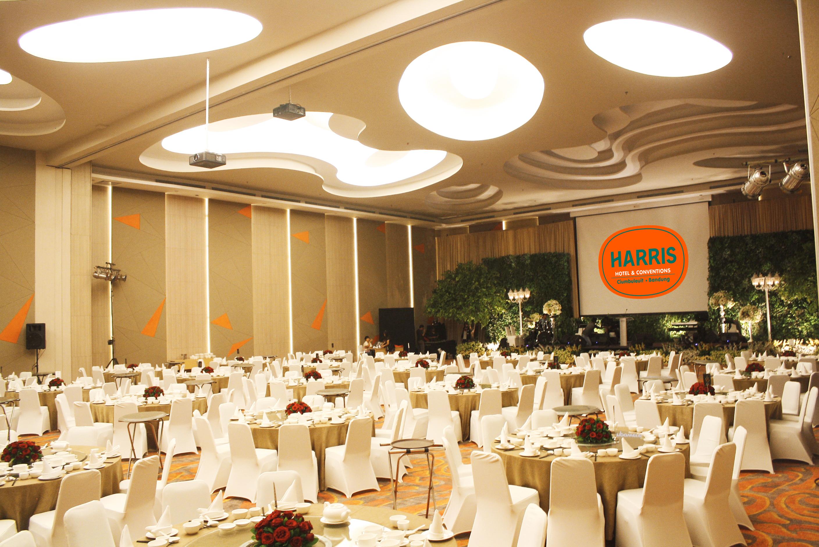 แฮริส โฮเต็ล แอนด์ คอนเวนชั่น จิอุมบูเลออิต บันดุง Hotel ภายนอก รูปภาพ