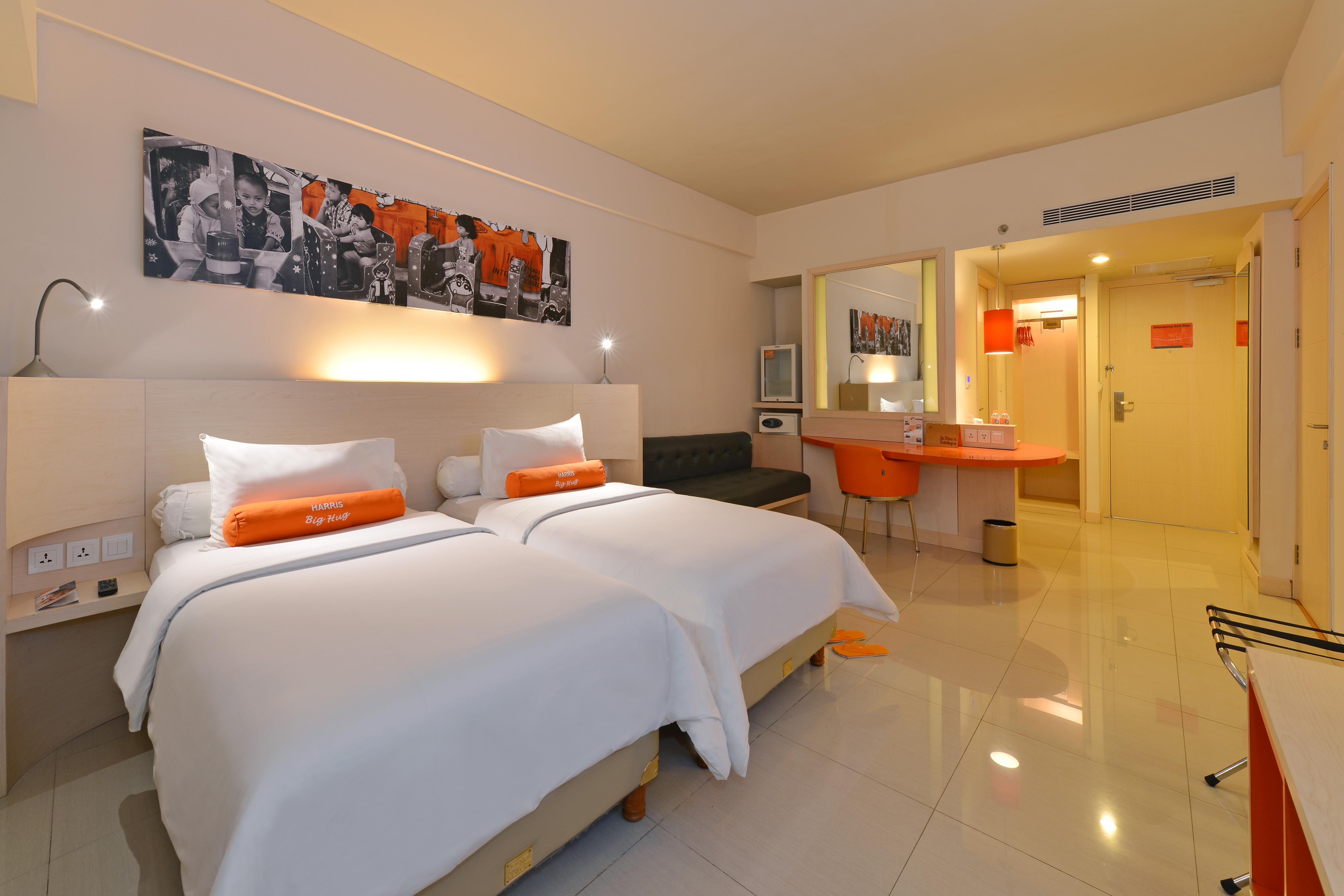 แฮริส โฮเต็ล แอนด์ คอนเวนชั่น จิอุมบูเลออิต บันดุง Hotel ภายนอก รูปภาพ