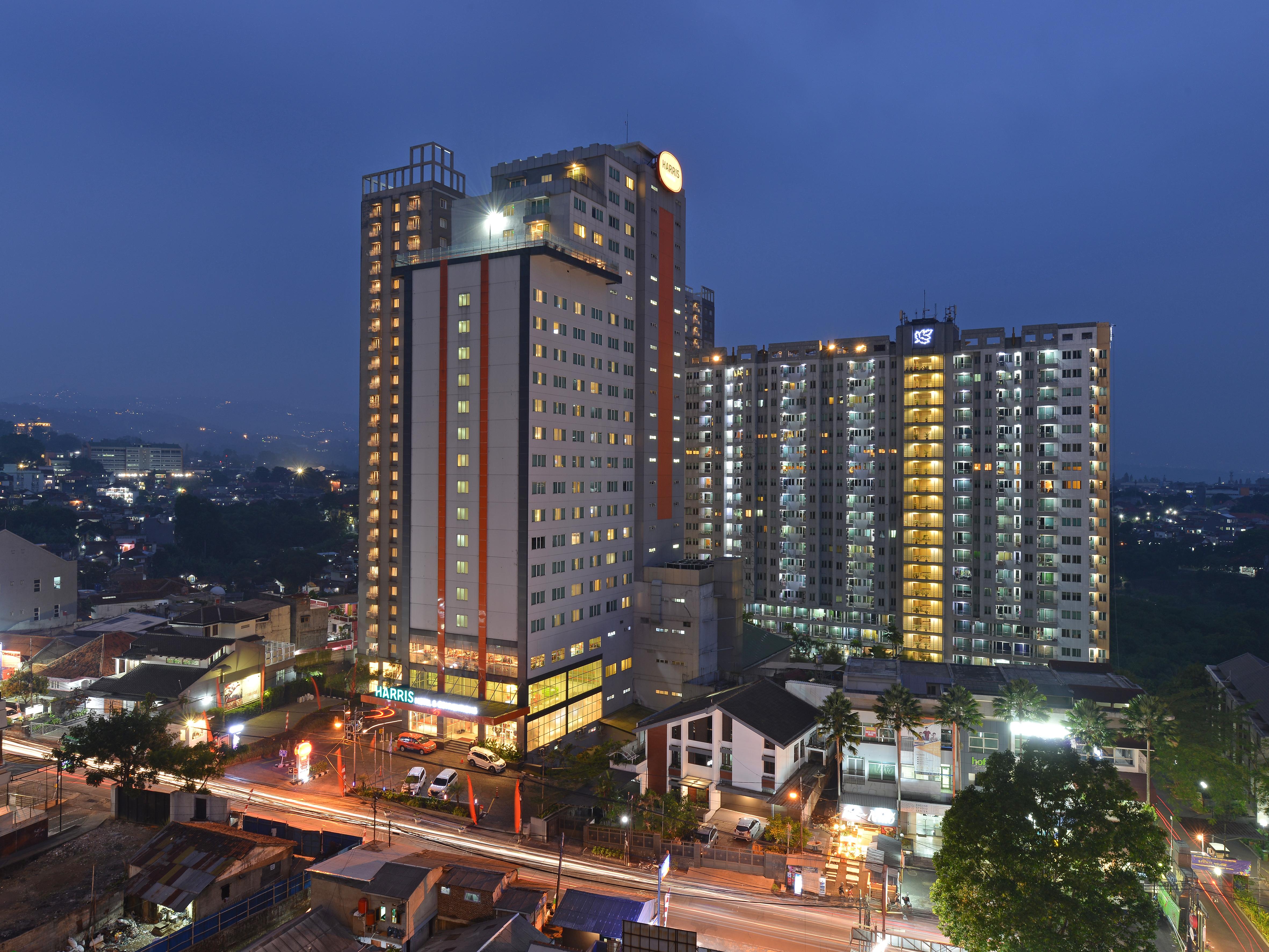 แฮริส โฮเต็ล แอนด์ คอนเวนชั่น จิอุมบูเลออิต บันดุง Hotel ภายนอก รูปภาพ