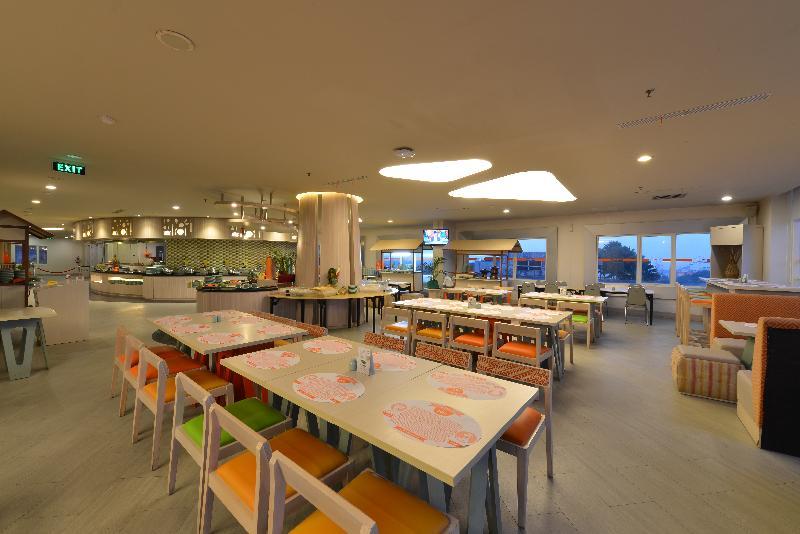 แฮริส โฮเต็ล แอนด์ คอนเวนชั่น จิอุมบูเลออิต บันดุง Hotel ภายนอก รูปภาพ