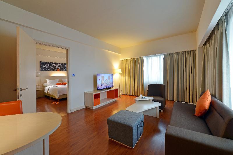 แฮริส โฮเต็ล แอนด์ คอนเวนชั่น จิอุมบูเลออิต บันดุง Hotel ภายนอก รูปภาพ