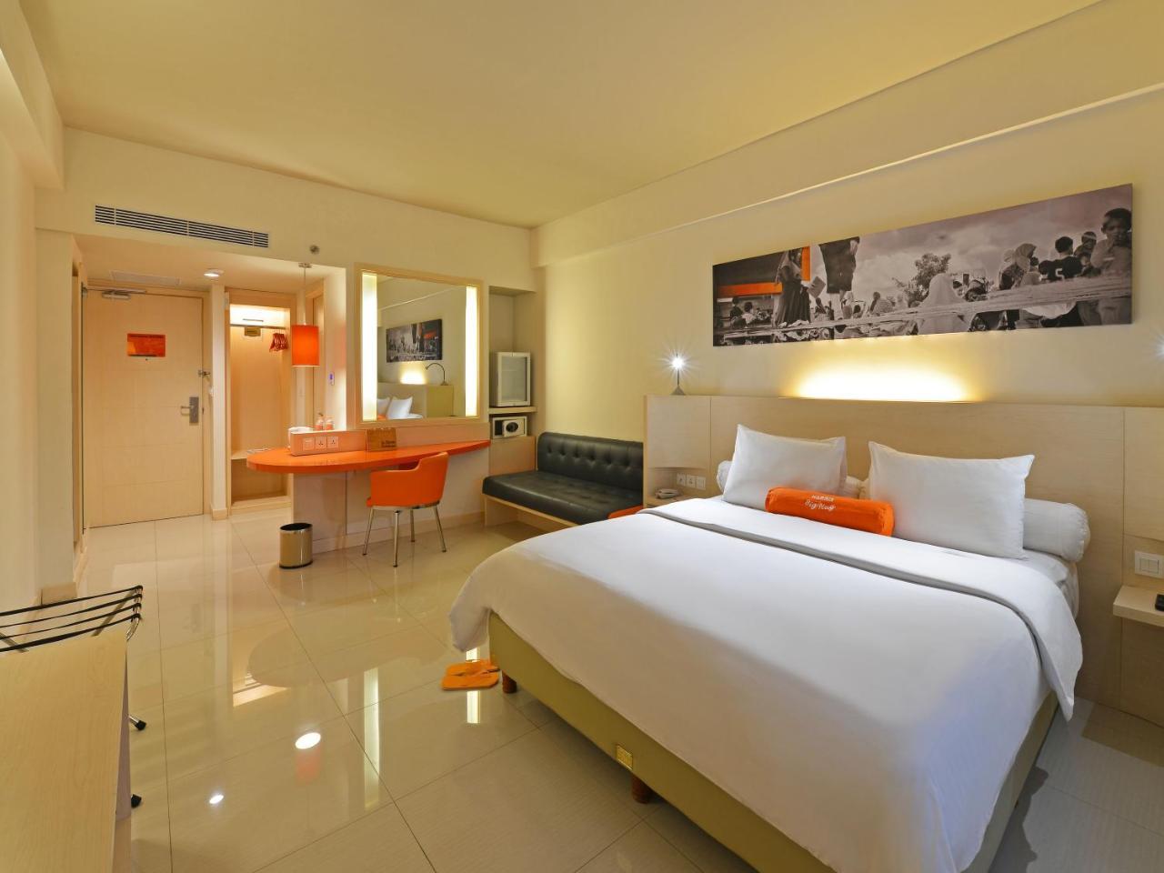 แฮริส โฮเต็ล แอนด์ คอนเวนชั่น จิอุมบูเลออิต บันดุง Hotel ภายนอก รูปภาพ